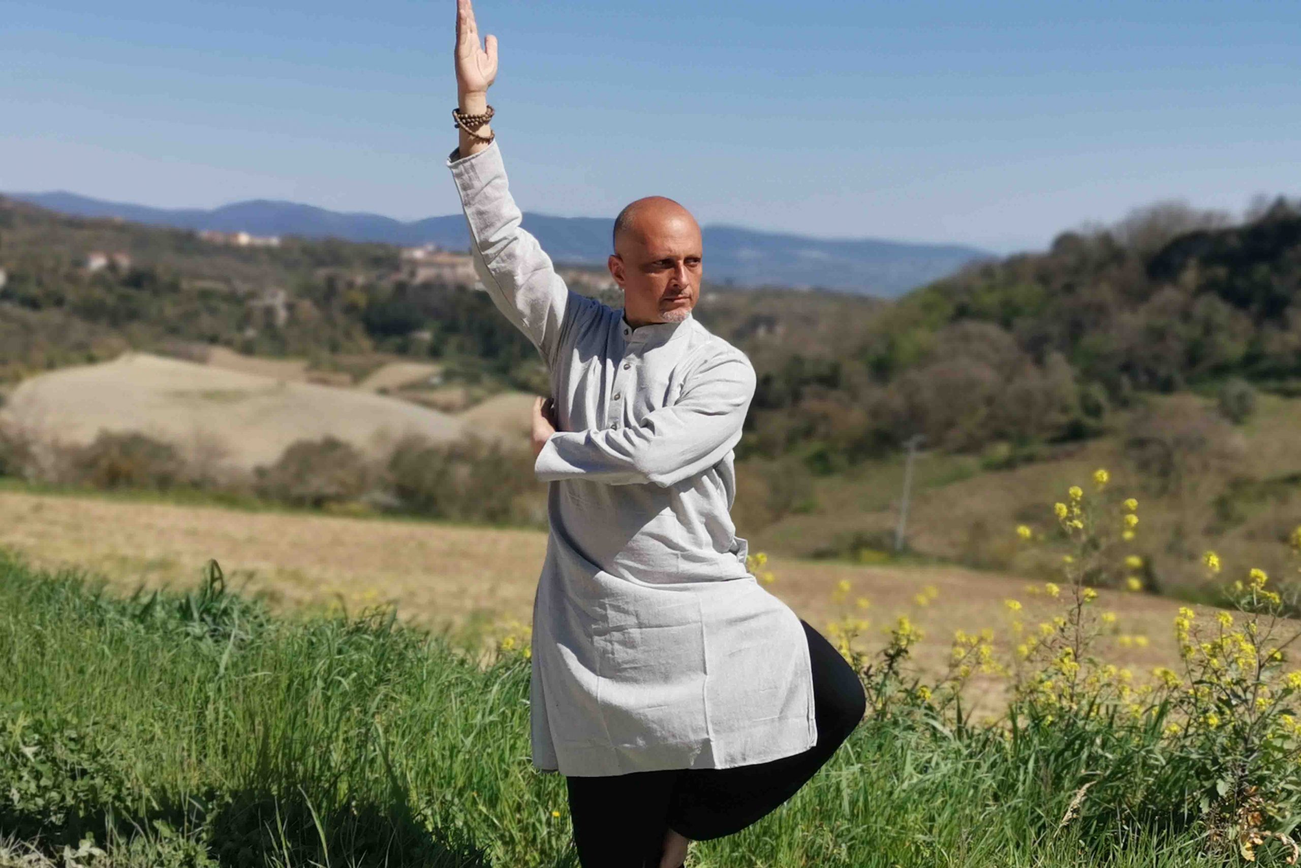 DIVI-yoga-stretching-3-scaled